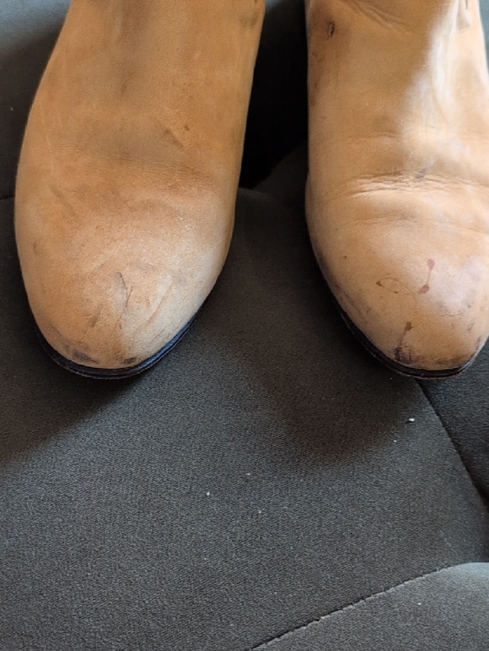 Men's Tan Leather Chukka Boots with Elastic Panels - Picture 6 of 6